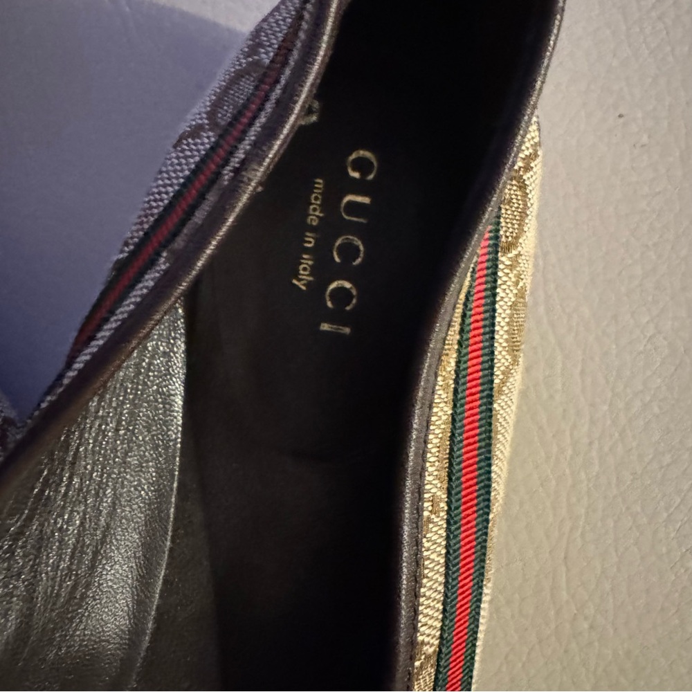 Gucci Women's Tan Flats with Red and Green Stripes - Picture 4 of 4